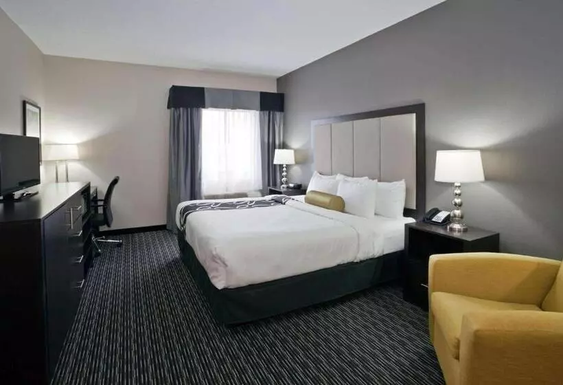 ホテル La Quinta Inn & Suites By Wyndham Detroit Metro Airport