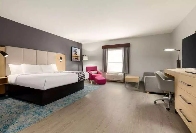 Отель La Quinta Inn & Suites By Wyndham Selma/smithfield I95