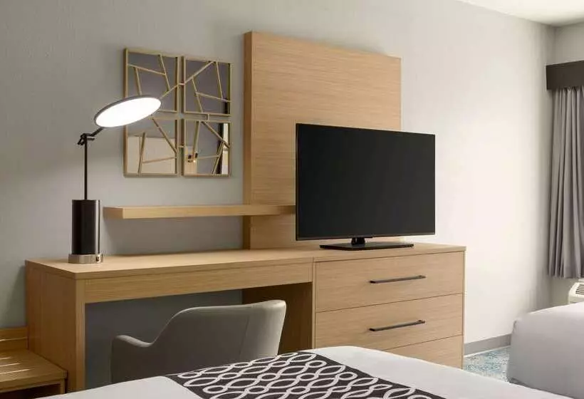 Отель La Quinta Inn & Suites By Wyndham Selma/smithfield I95