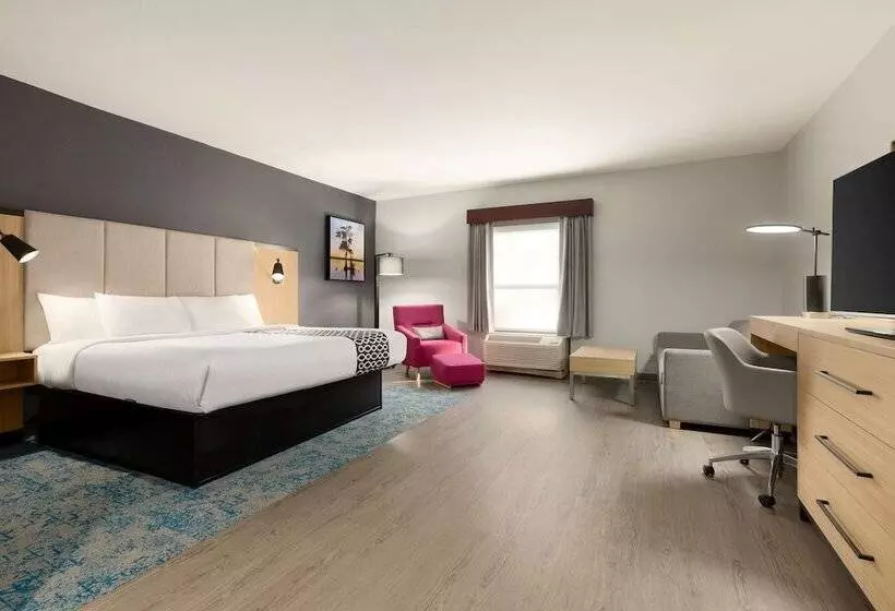 Отель La Quinta Inn & Suites By Wyndham Selma/smithfield I95