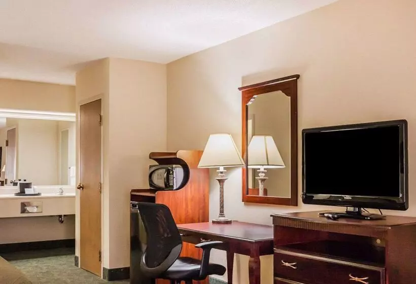 호텔 Quality Inn
