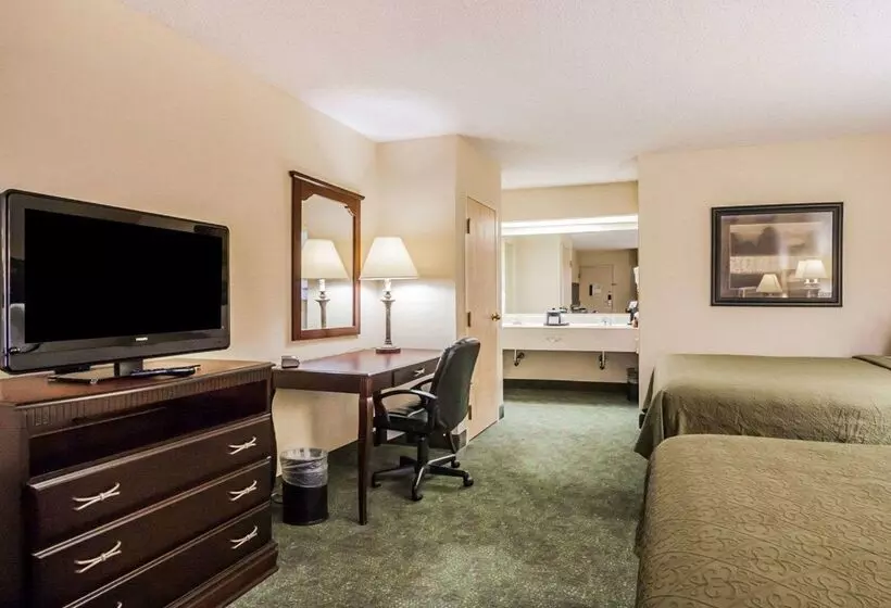 호텔 Quality Inn