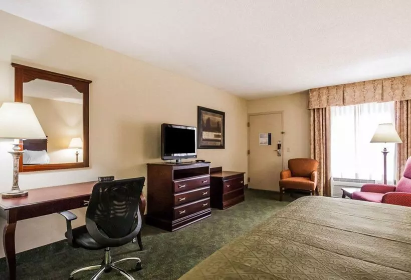 호텔 Quality Inn