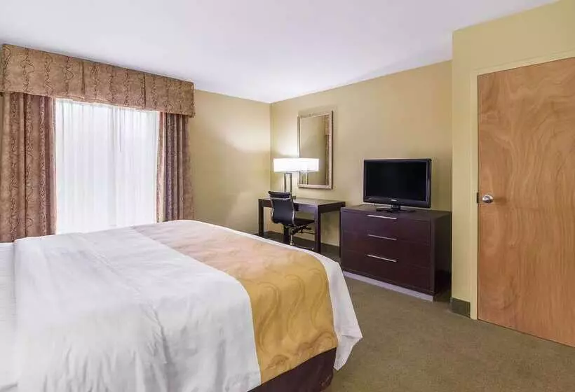 호텔 Quality Inn