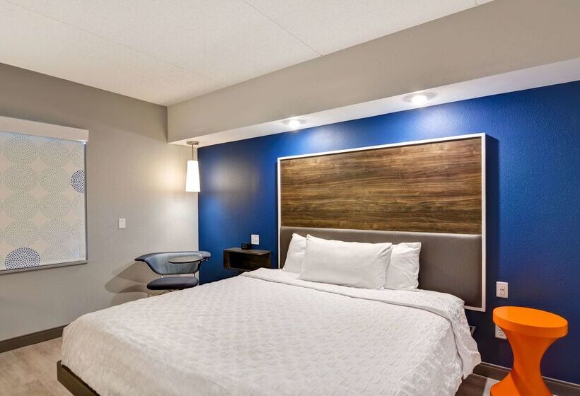 Отель Tru By Hilton Syracuse North Airport Area