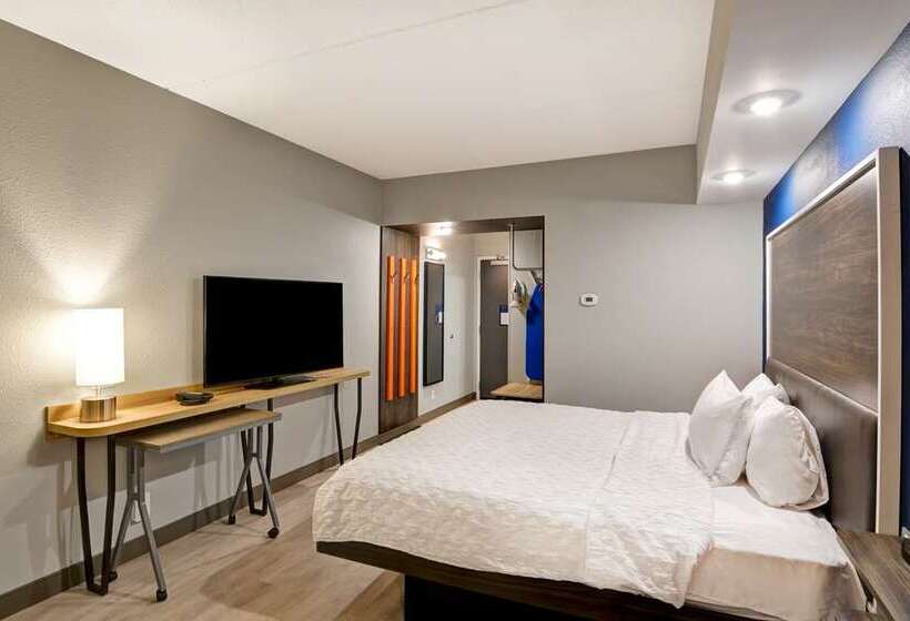 Отель Tru By Hilton Syracuse North Airport Area