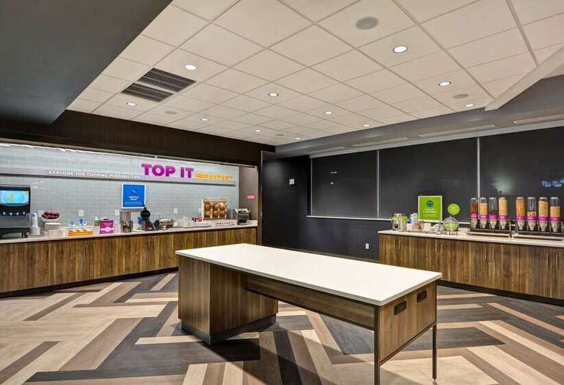 Отель Tru By Hilton Syracuse North Airport Area