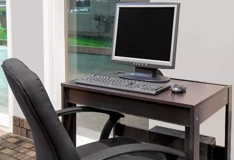 汽车旅馆  Super 8 By Wyndham Morton Grove/chicago