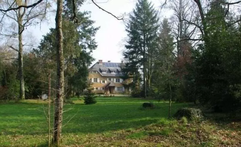 تختخواب و صبحانه Domaine De L Age