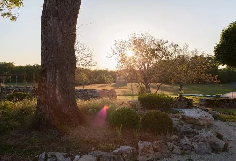 تختخواب و صبحانه Domaine De L Age