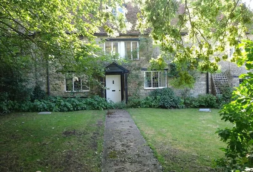 تختخواب و صبحانه The Old Farmhouse
