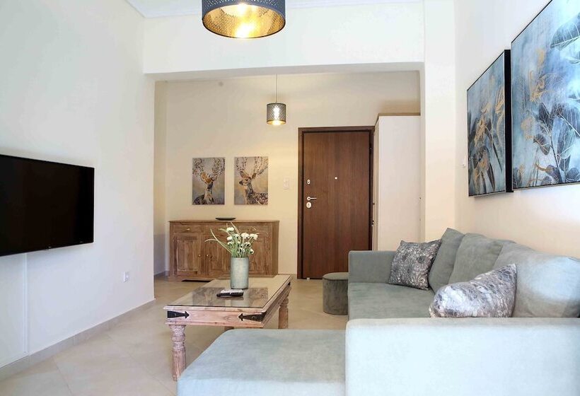 Best House, Anakreontos, Perivolaki, Nikaia, P..