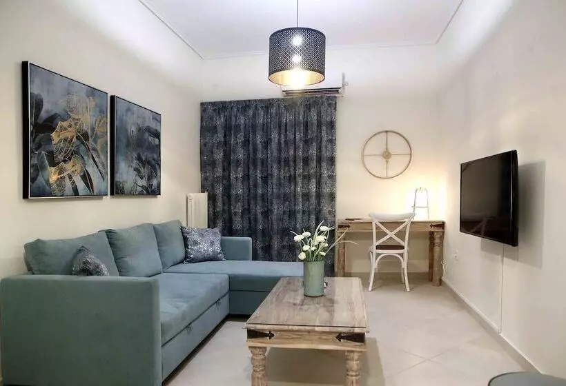 Best House, Anakreontos, Perivolaki, Nikaia, P..