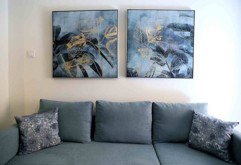 Best House, Anakreontos, Perivolaki, Nikaia, P..