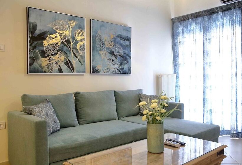 Best House, Anakreontos, Perivolaki, Nikaia, P..