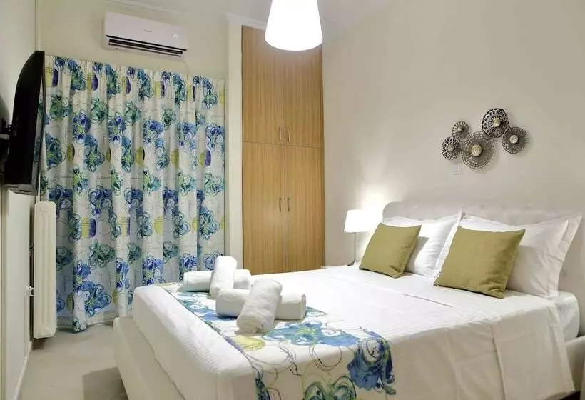 Best House, Anakreontos, Perivolaki, Nikaia, P..