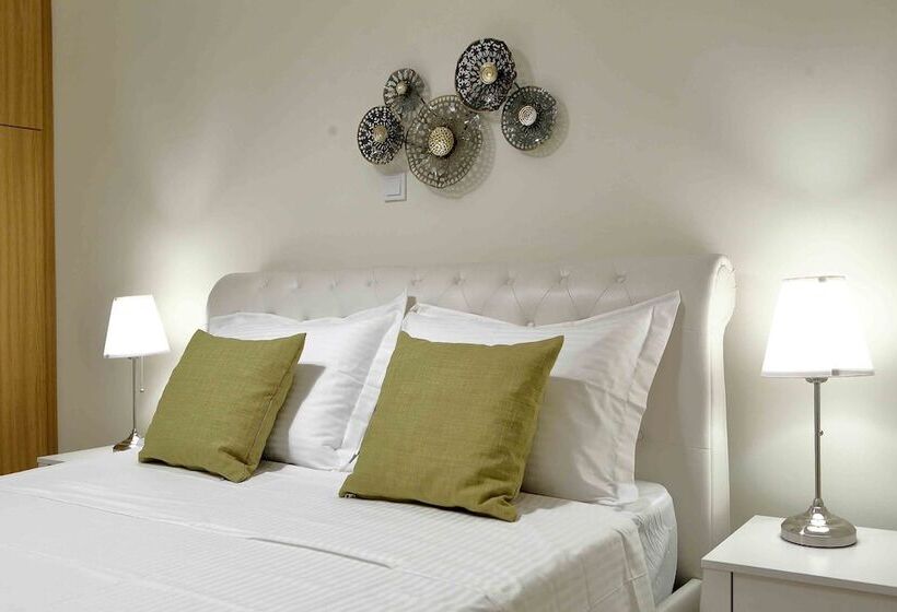 Best House, Anakreontos, Perivolaki, Nikaia, P..