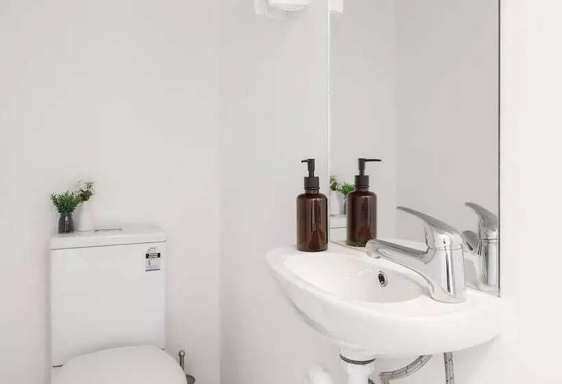 Heart Of Highett Apartment By Ready Set Host