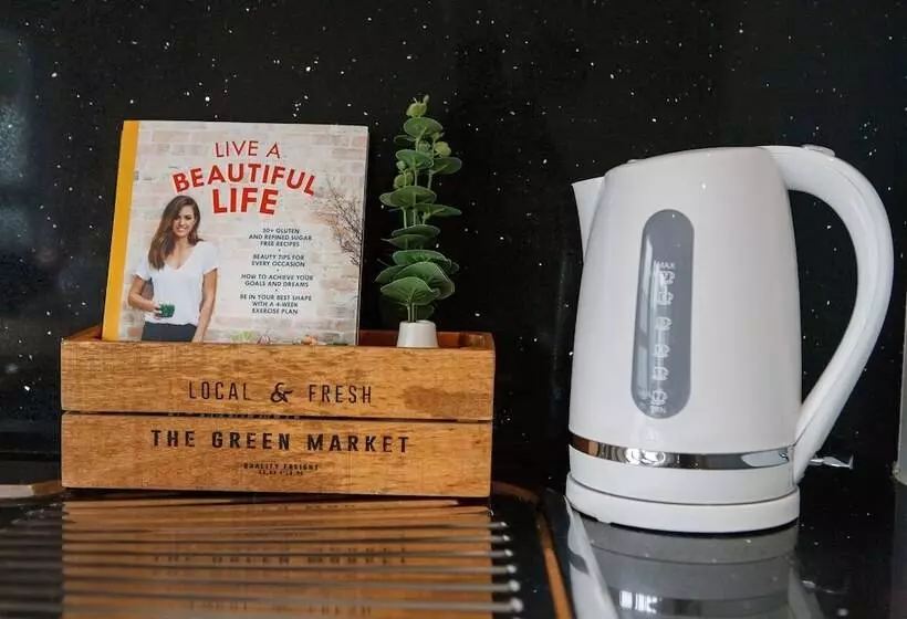 Heart Of Highett Apartment By Ready Set Host