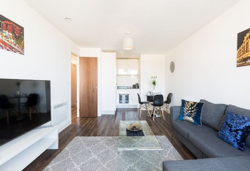 Kcs Luxury Apartment   Broad Street Birmingham