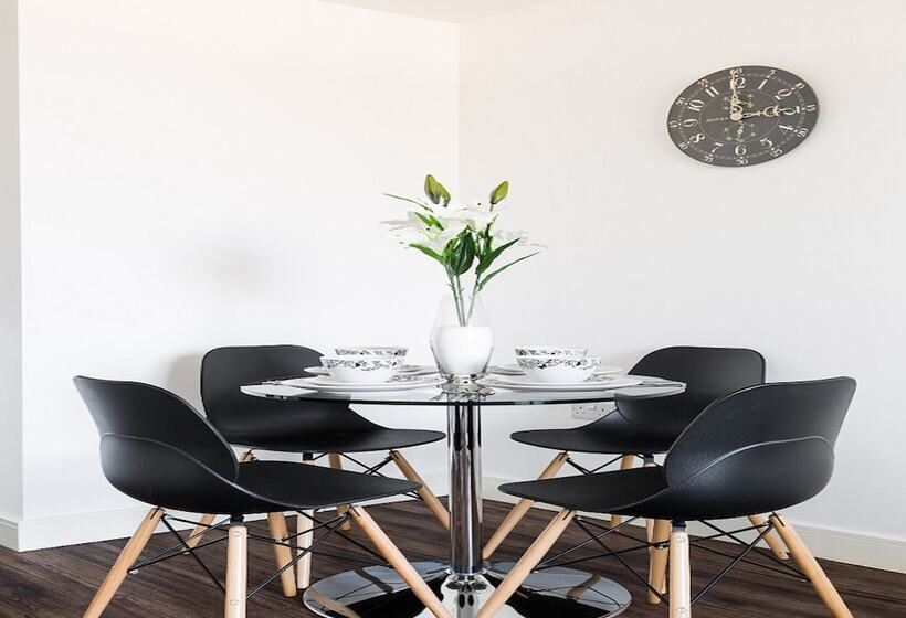 Kcs Luxury Apartment   Broad Street Birmingham