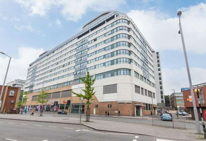 Marco Island   2 Bedroom Spacious City Centre Apartment