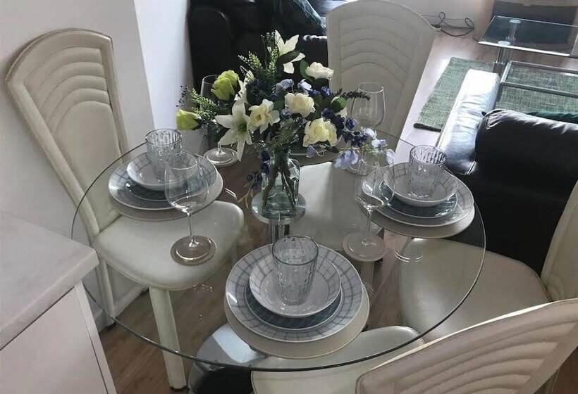 Marco Island   2 Bedroom Spacious City Centre Apartment