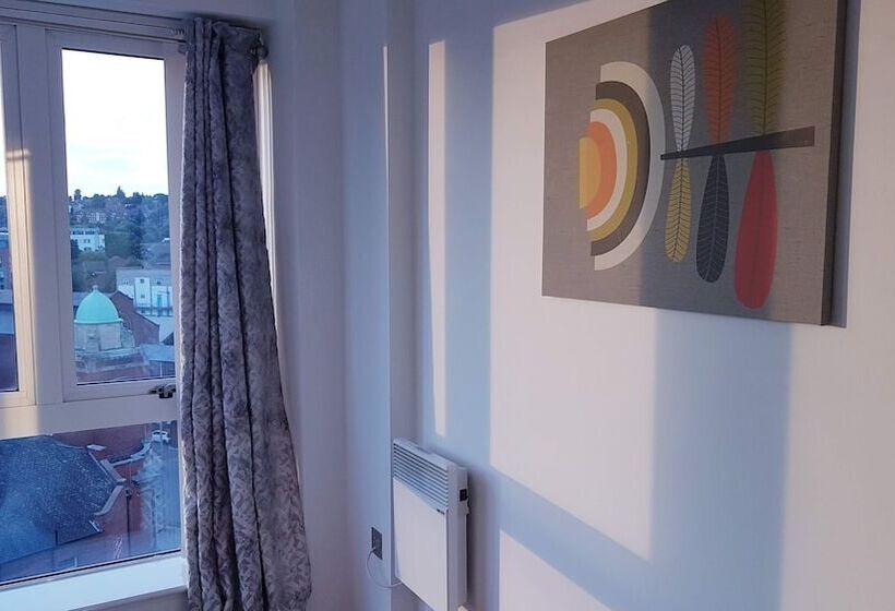 Marco Island   2 Bedroom Spacious City Centre Apartment