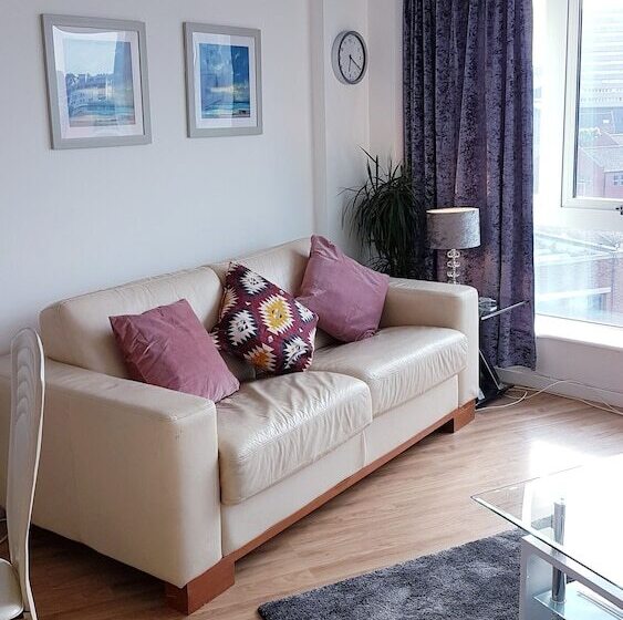 Marco Island   2 Bedroom Spacious City Centre Apartment