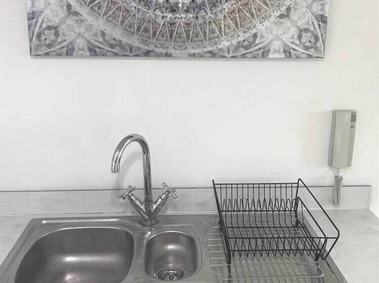 Marco Island   2 Bedroom Spacious City Centre Apartment