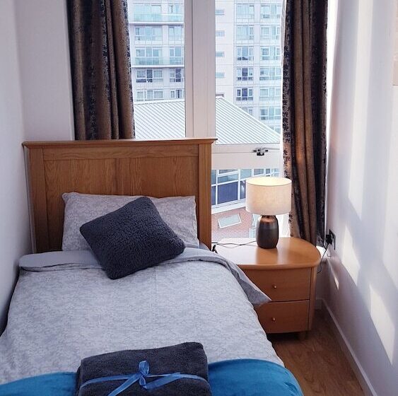 Marco Island   2 Bedroom Spacious City Centre Apartment