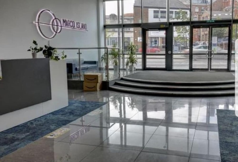 Marco Island   2 Bedroom Spacious City Centre Apartment