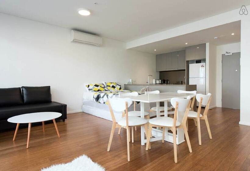 Cbd Apartment In Perfect Location