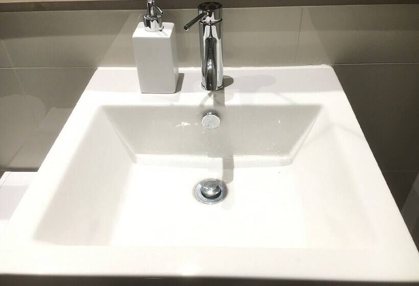 Cbd Apartment In Perfect Location