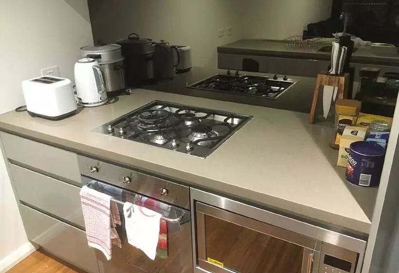 Cbd Apartment In Perfect Location