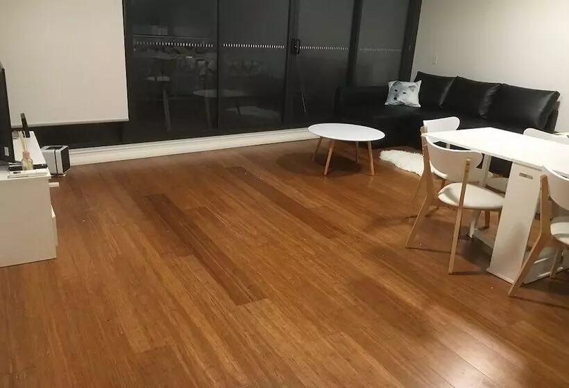 Cbd Apartment In Perfect Location