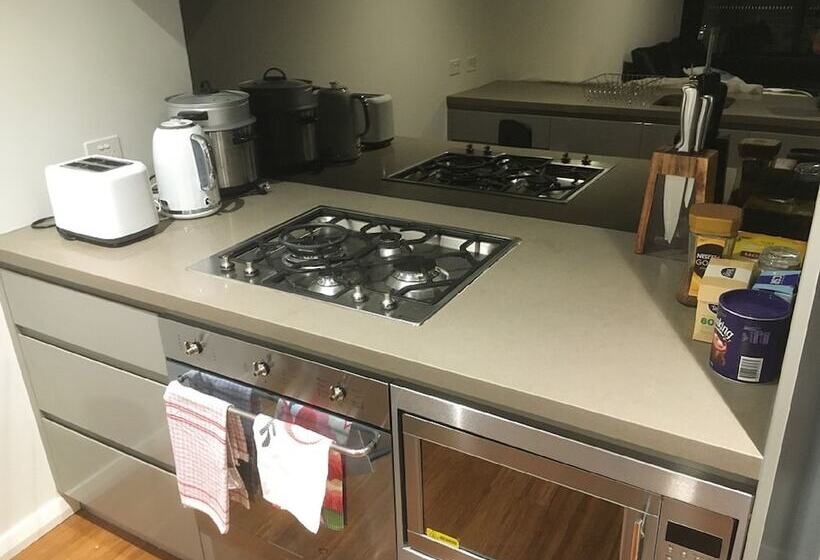 Cbd Apartment In Perfect Location