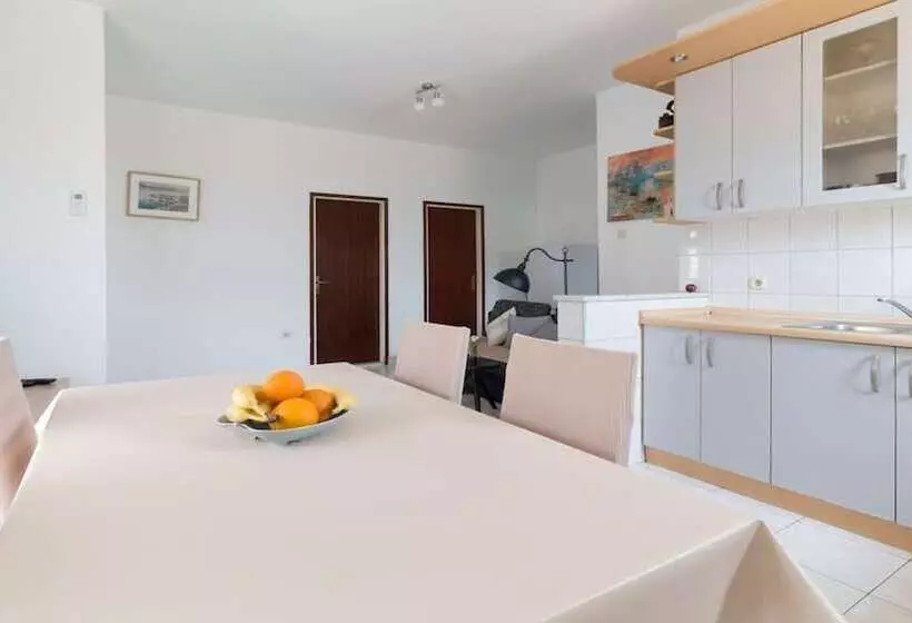 Comfortable Apartment Luka