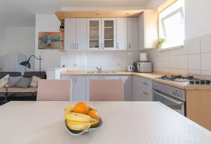 Comfortable Apartment Luka