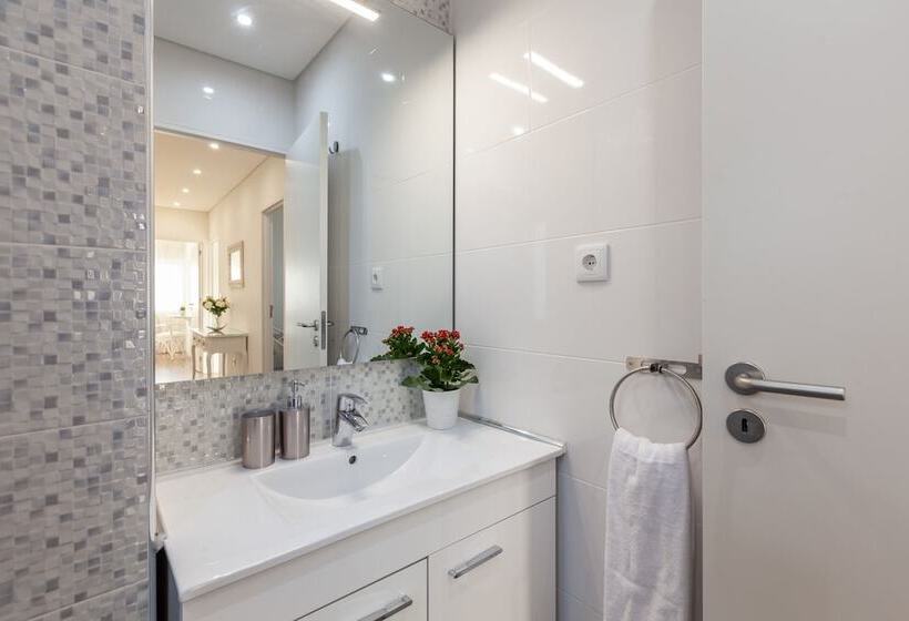 D&s   Torne Apartments