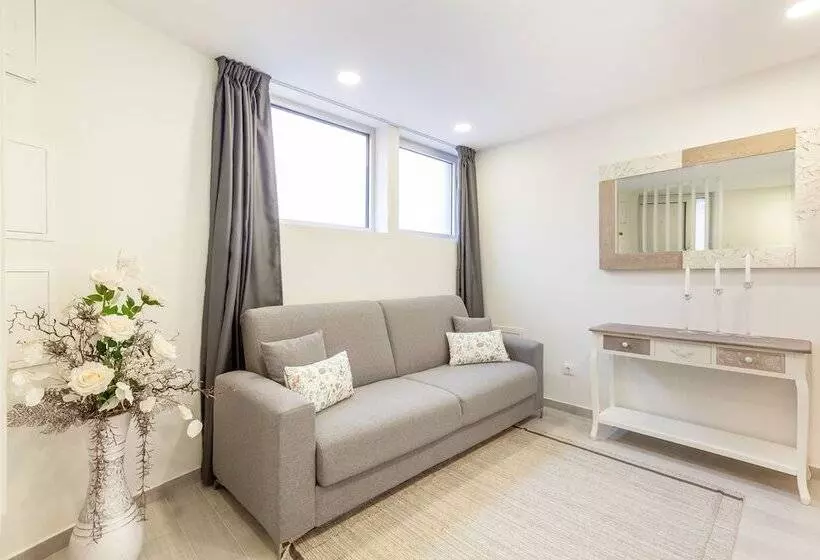 D&s   Torne Apartments