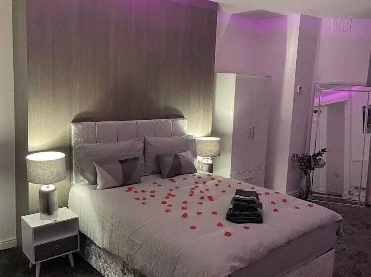 Empreo Serviced Apartments
