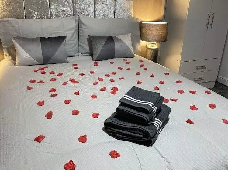 Empreo Serviced Apartments