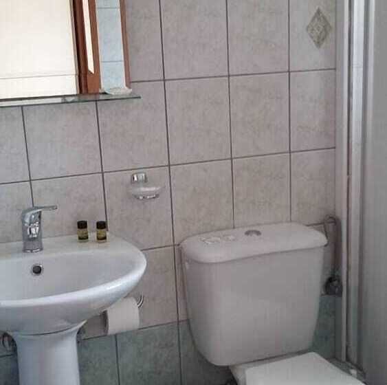 Pension (Hôtel basse catégorie) Katsenos Studios