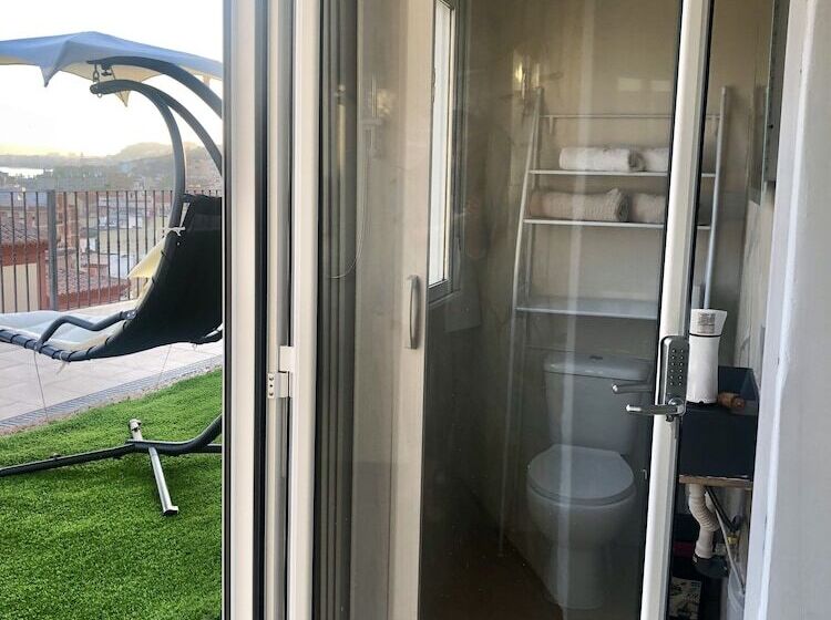 ペンション Rooms In Seafront Villa