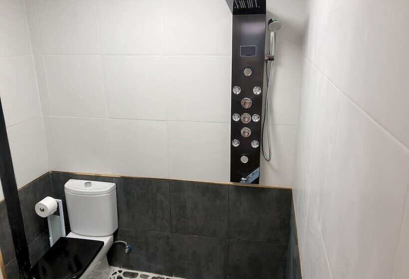 ペンション Rooms In Seafront Villa