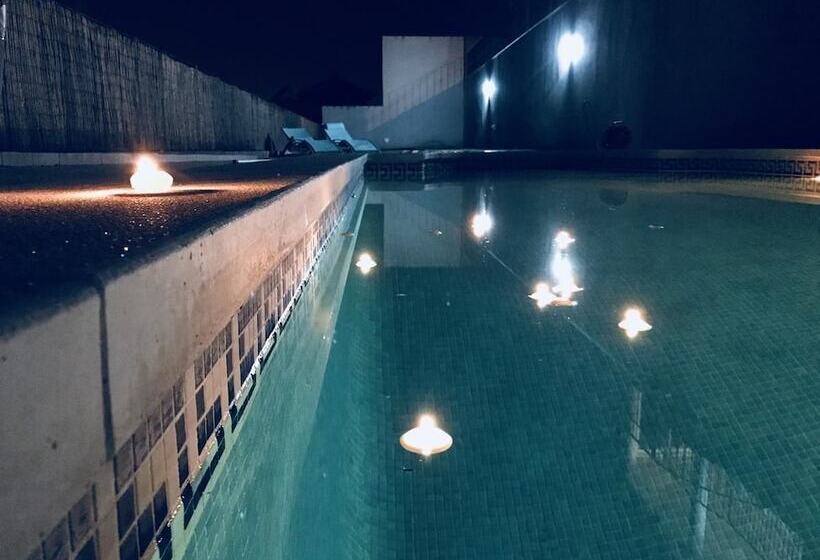 ペンション Rooms In Seafront Villa