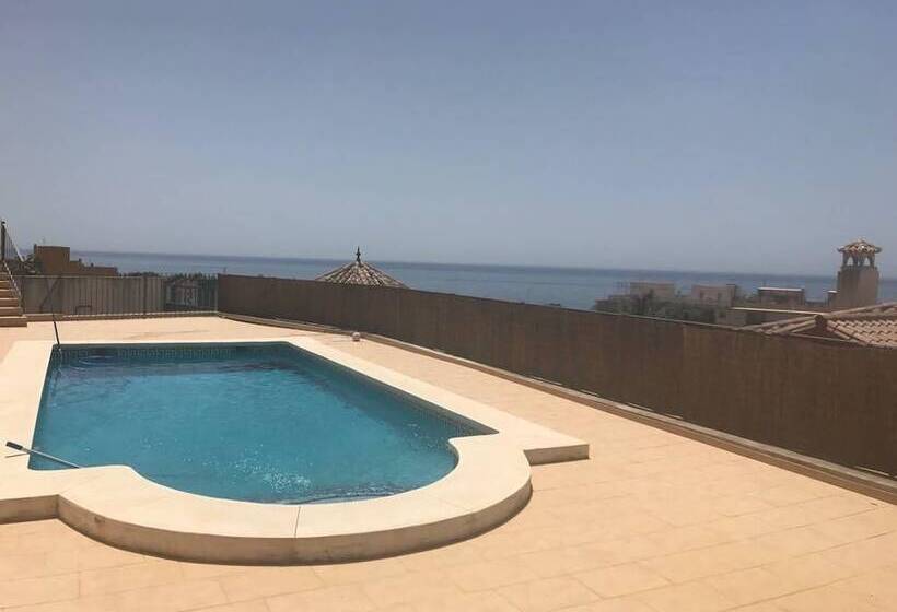 ペンション Rooms In Seafront Villa