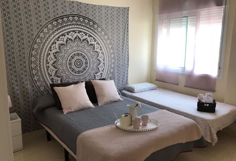 ペンション Rooms In Seafront Villa