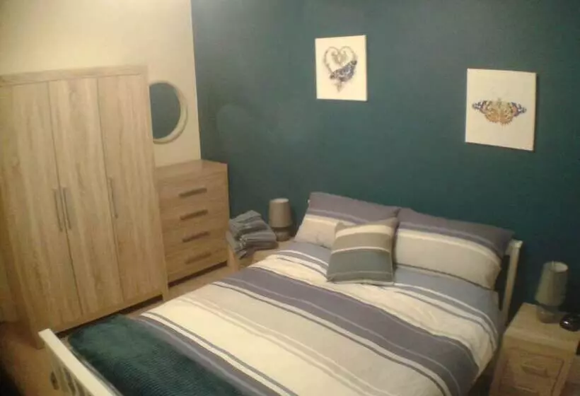 Sannan Court Holiday Apartments